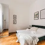 The Best Rent - Splendid Three-Bedroom Apartment Near The Trevi Fountain