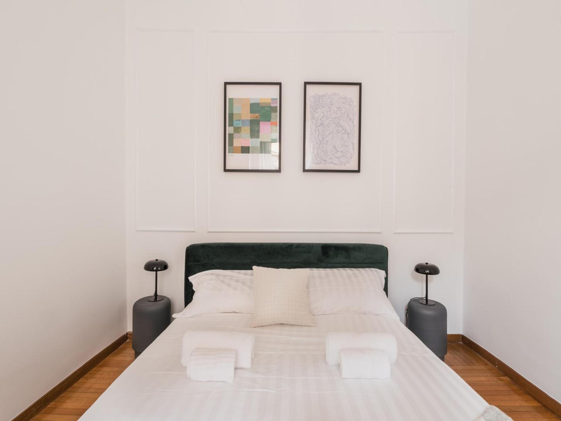 The Rent - Splendid Three-bedroom Near The Trevi Fountain *