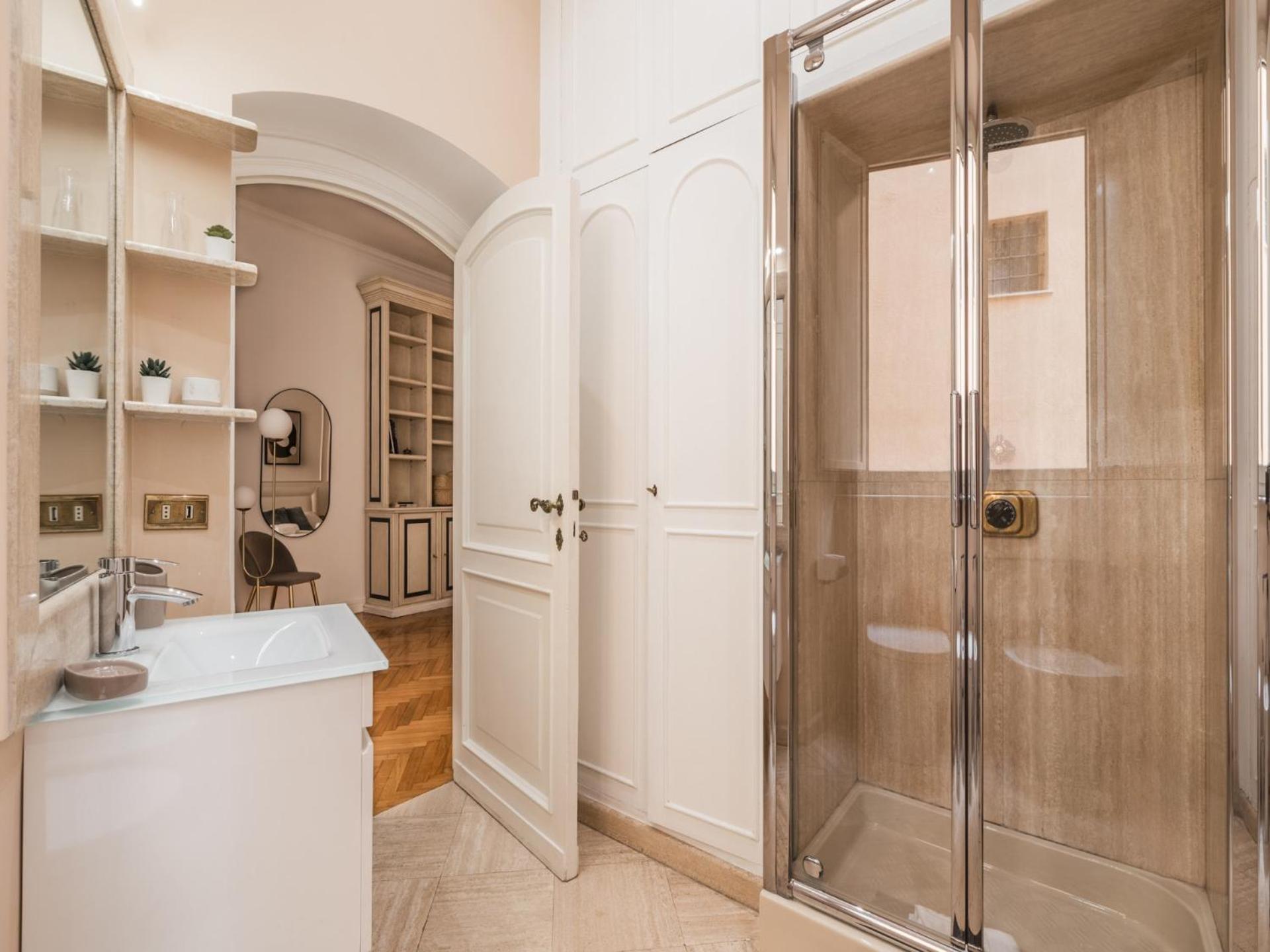 Apartment The Rent - Splendid Three-bedroom Near The Trevi Fountain