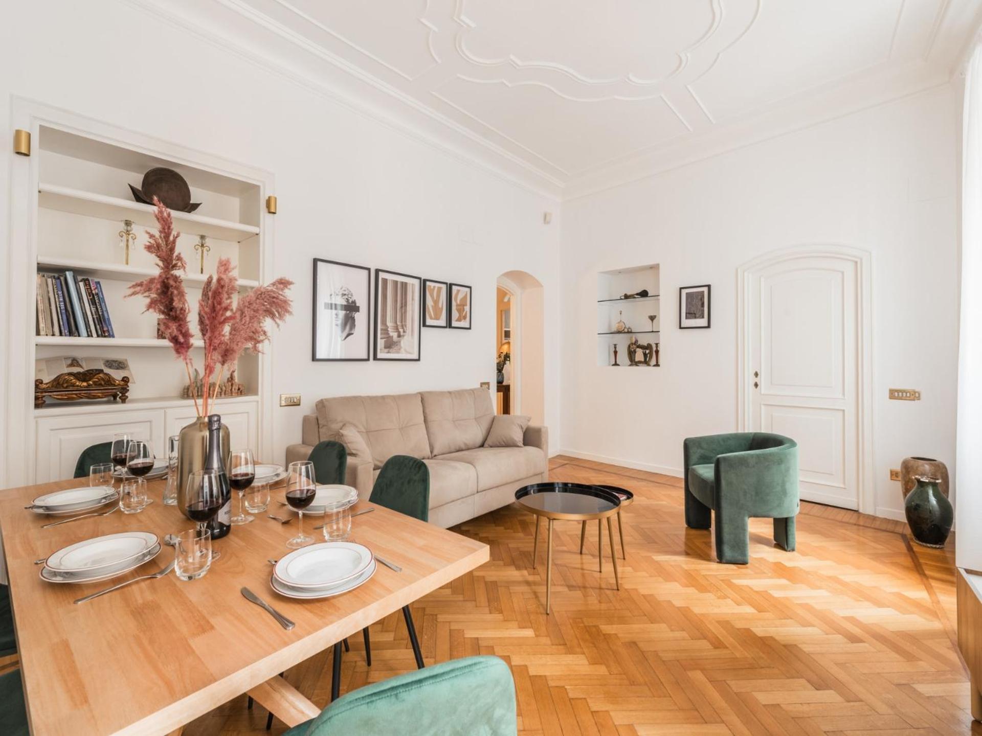 The Rent - Splendid Three-bedroom Near The Trevi Fountain Apartment *