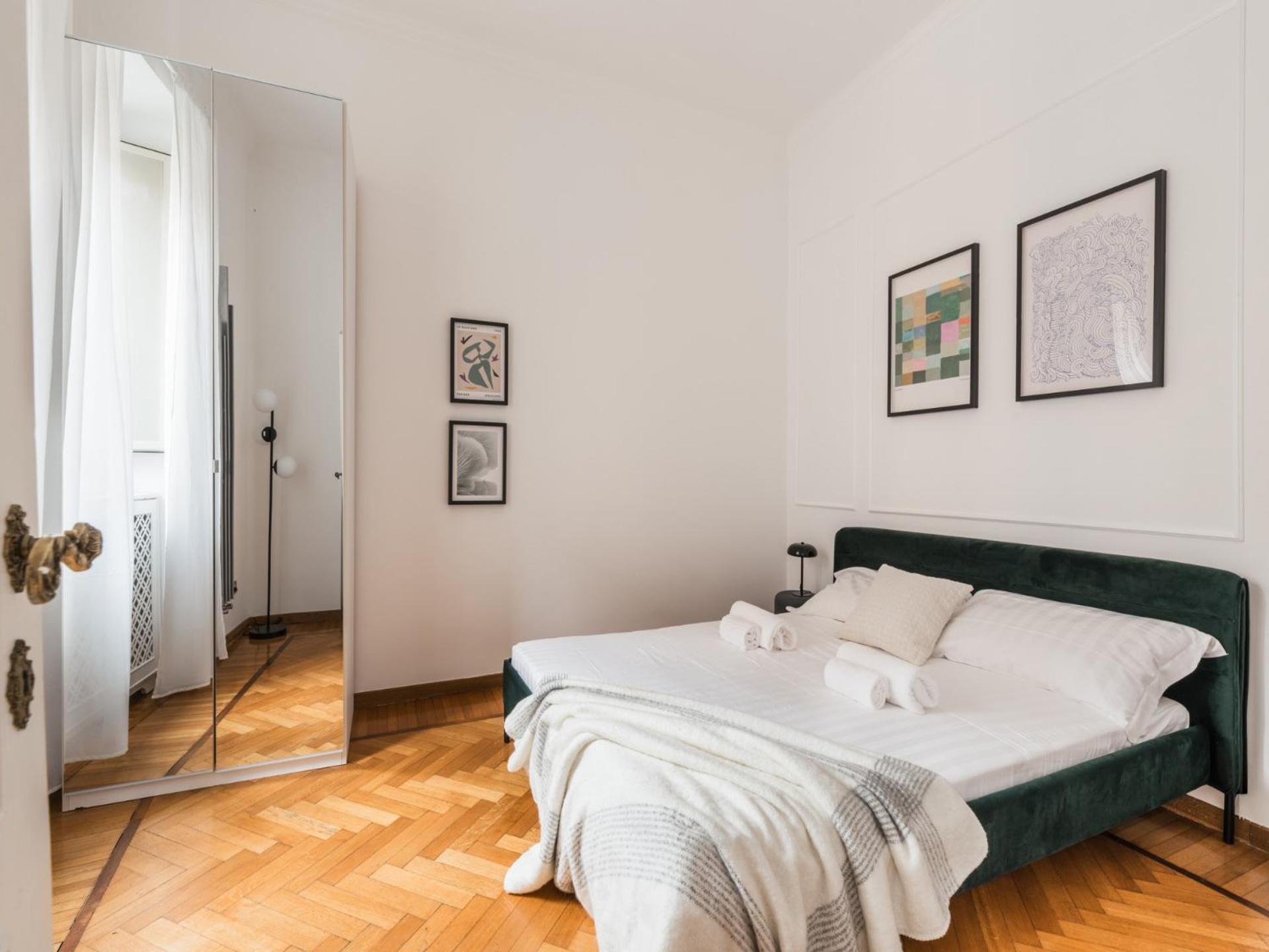The Rent - Splendid Three-bedroom Near The Trevi Fountain